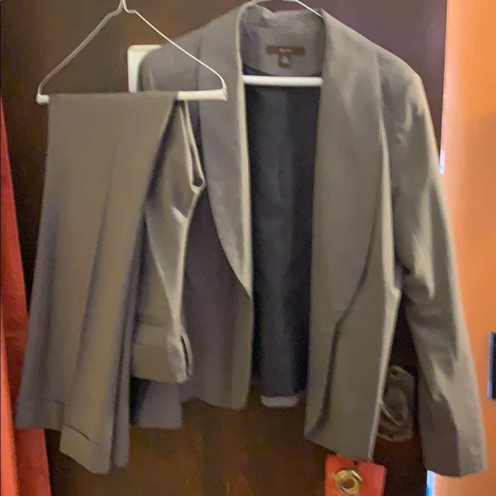Lady pants suit